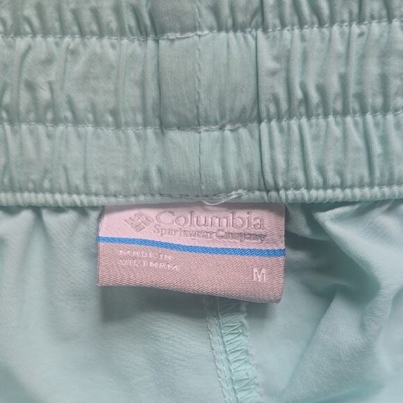 COLUMBIA WOMENS LIGHT BLUE WITH BLUE TRIM, RUNNING GYM SHORTS SIZE MEDIUM - Picture 2 of 4